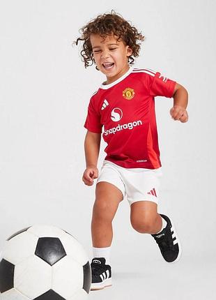 Комплект для новорожденных adidas performance mufc футболка+шорты красно-белый (it1979 mufc h baby red lav25 (3-6 month (3-6