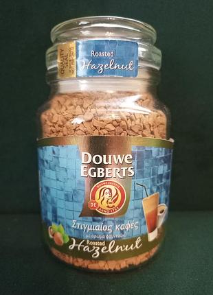 Розчинна кава douwe egberts зі смаком фундука