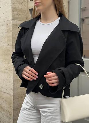 Жіночий вкорочений тренч