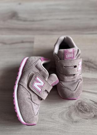 Кросівки new balance