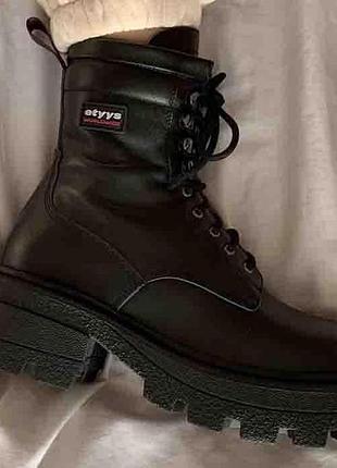 Eytys halo black 37