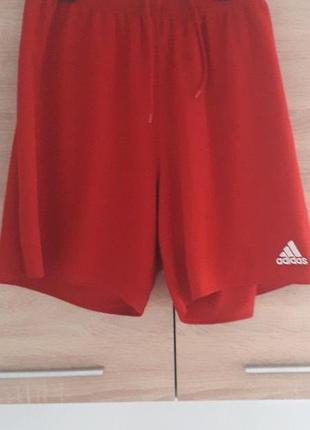 Adidas  
xl 
чоловічі спортивні  шорти червоного кольору 
поліестер
виробник камбоджія 
ідеальний стан