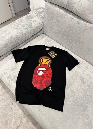 Футболка від бренду bape