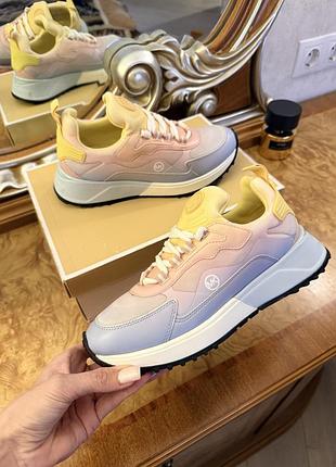 Стильные кроссовки michael kors м7