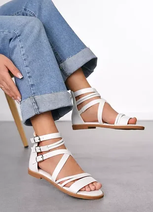 Босоніжки жіночі medi на ремінцях і на блискавці білі