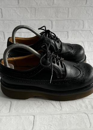 Винтажные черные женские кожаные туфли доктор мартинс dr. martens 3989 wingtip vintage made in england 38 размер дерби оксфорды броги винтаж оригинал