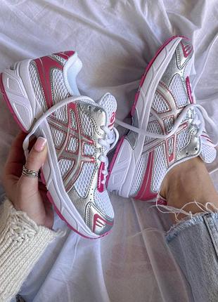 Кроссовки женские asics