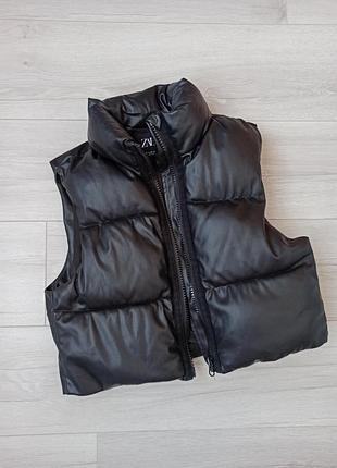 Безрукавка, жилетка экокожа zara