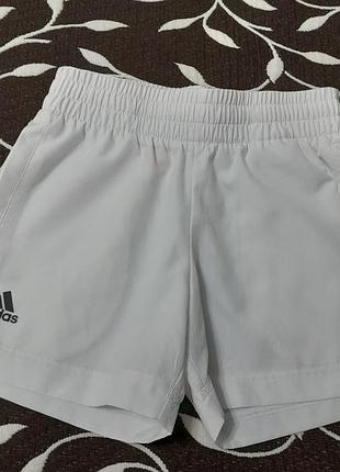 Шорты спортивные на ребенка 7-8 лет, фирмы adidas