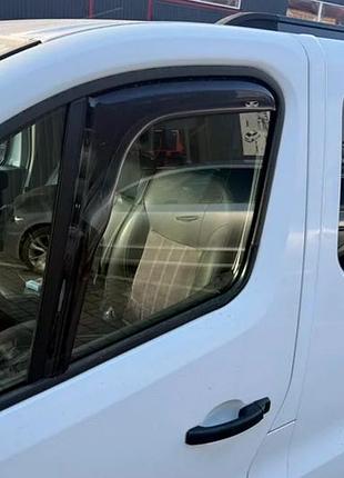 Вітровики вставні (2 шт, hic) для renault trafic 2015- рр