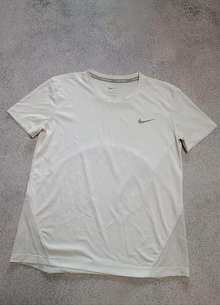 Жіноча бігова футболка nike miler.