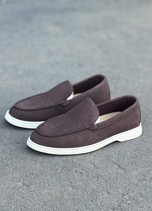 Чоловічі якісні та стильні лоферы мокасини коричневі на білій