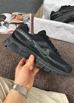 Nike initiator 'total black' 4