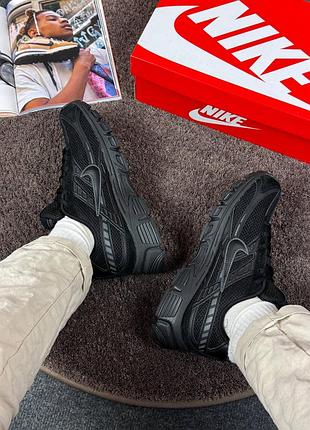 Nike initiator 'total black' 6