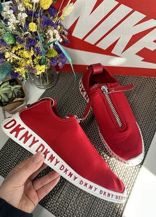 Кроссовки dkny