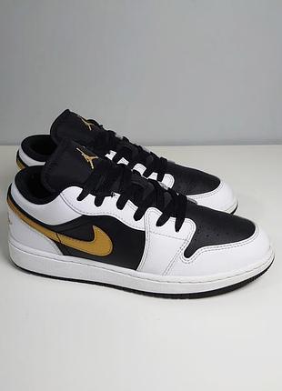 Кросівки, кеди nike air jordan 1 low 553560-172 leather black/white 37 р. оригінал