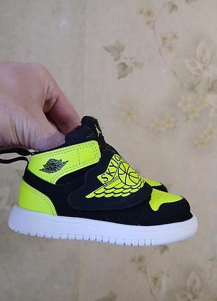 Кроссовки nike sky jordan на стопу 12,5 см 13 см состояние новых