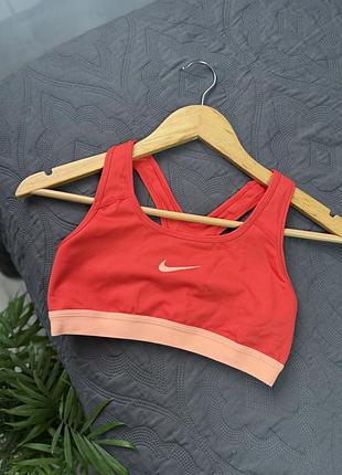 Спорт топ nike