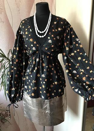 Блуза в квітах