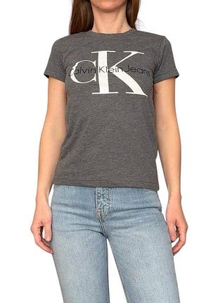 Calvin klein брендова футболка жіноча сірого кольору s