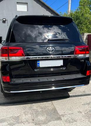 Задняя накладка с хромом 2016-2026 (executive 2019/2021) белый для toyota land cruiser 200 2007-2021 гг