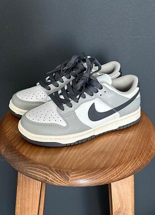 Жіночі кросівки sb dunk low grey dark swoosh