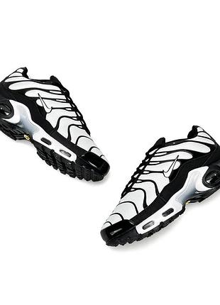 Nike air max plus white black 4