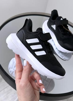 Легчайшие кроссовки на липучках adidas