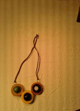 Подвеска из деревянных уурашееий