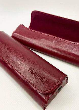 Футляр для очков горизонтальный твердый компактный с мягким подкладом на магните