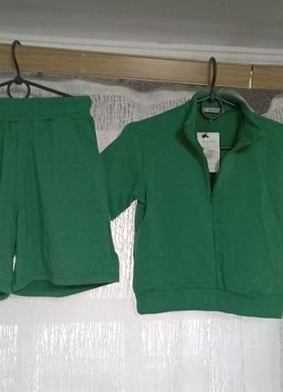 Новый костюм трикотажный 42/44, брачок