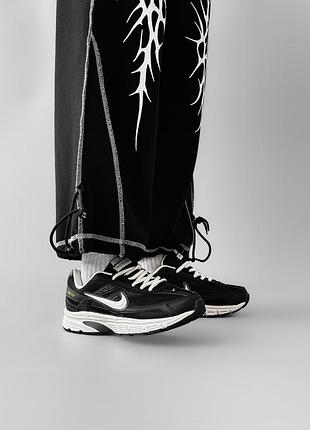 Nike initiator black/white 8