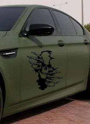 Вінілова наліпка на авто череп 27,5х30 см