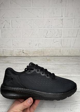 Крутые черные кроссовки under armour charged pursuit 2