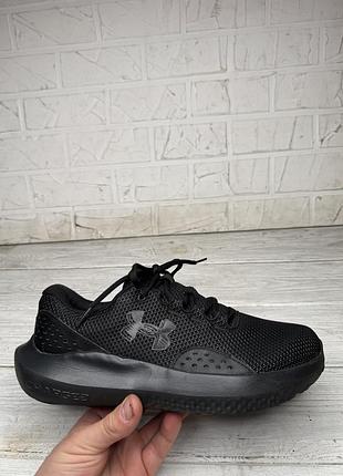 Мужские черные кроссовки under armour charged surge 4 размер 42