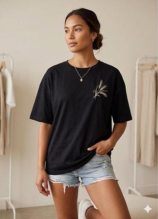 Чорна футболка з вишивкою колосків l/xl