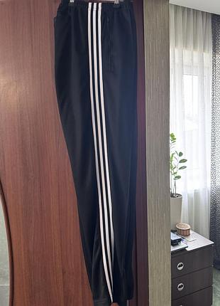 Спортивні штани від бренду adidas said