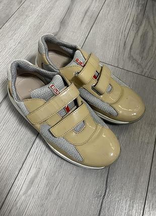 Дитячі кросівки prada