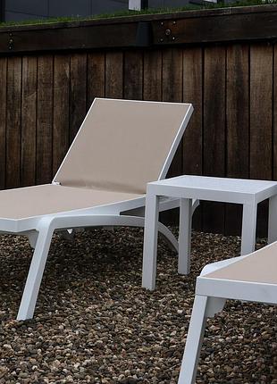 Комплект із 2 шезлонгів siesta pacific + стіл siesta ocean side table - white taupe