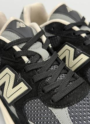 Balance 2010 grey black 3