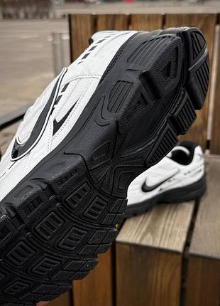 Nike initiator 4
