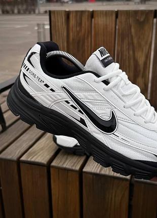 Nike initiator 3