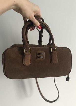 Замшева сумка miu miu коричнева