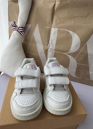 Кросівки adidas розмір 21 устілка 13 см