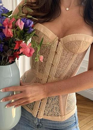 Корсет з мереживом в стилі agent provocateur