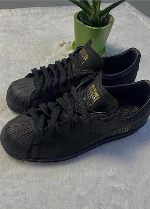 Стильные кроссовки adidas superstar