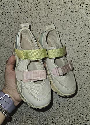 Продам взуття 8