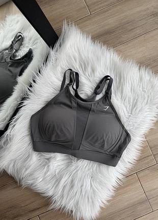 Спортивный топ gymshark