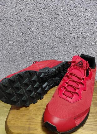 Кроссовки reebok all terrain craze треккинговые. модель для бега по пересеченной местности, забегов с препятствиями и активного отдыха на природе