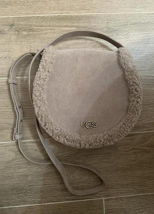 Сумка кросбоді ugg з натуральної замші і штучним хутром